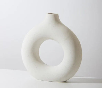 🏺 Ceramic Donut Vase – Modern Elegance & Artistic Charm - Modern