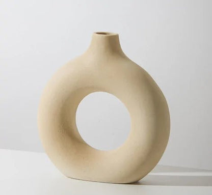 🏺 Ceramic Donut Vase – Modern Elegance & Artistic Charm - Modern